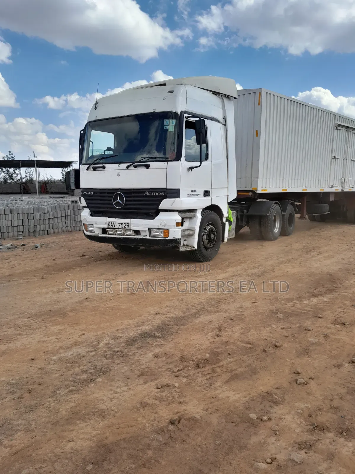 Trailers.open Top,closed body.skeleton or Flatbed.30 T.