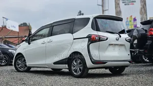 Toyota Sienta 1.5 AWD (6-seater) 2019 White
