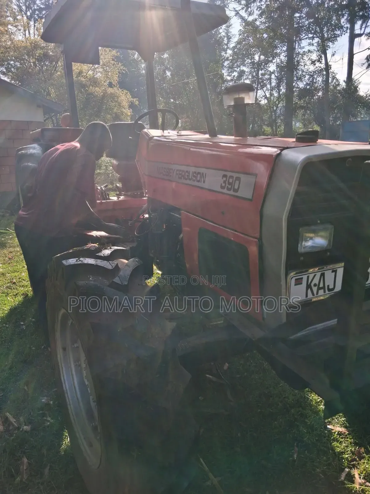 Tractor Massey Ferguson 390 Four Wheel Kaj
