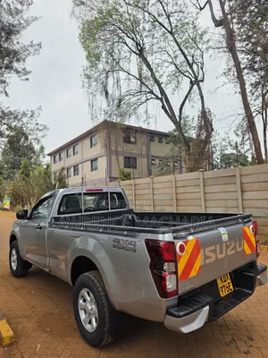 Isuzu D-MAX 2026 Silver