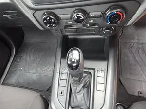 Isuzu D-MAX 2026 Silver