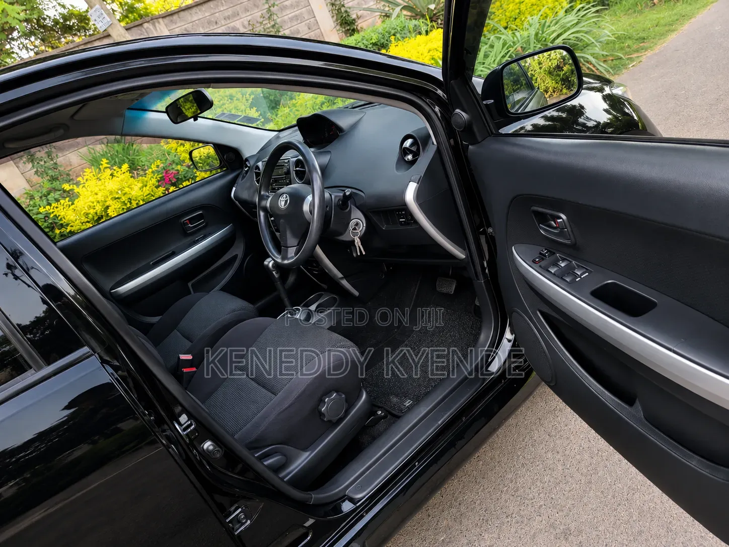 Toyota IST 2004 Black