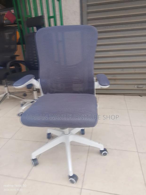 Stylished Office Chairs - thumbnail 2
