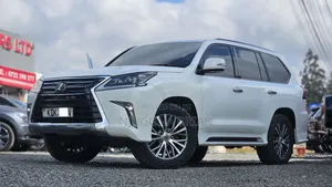 Lexus LX 570 AWD 2015 White