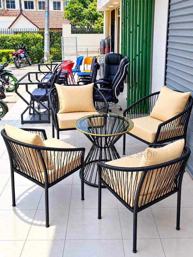 Outdoor 4 Seater Set