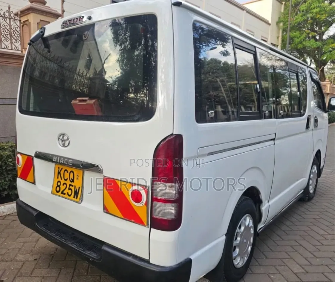 Toyota HiAce 2012 White