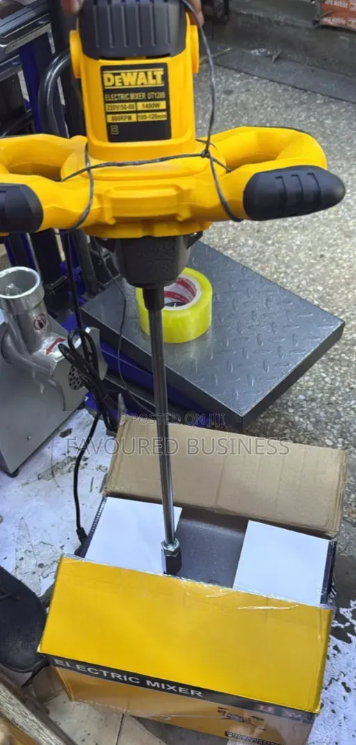 Heavy Duty Dewalt Hand Mixer /Top Adjustable Paint Mixer New