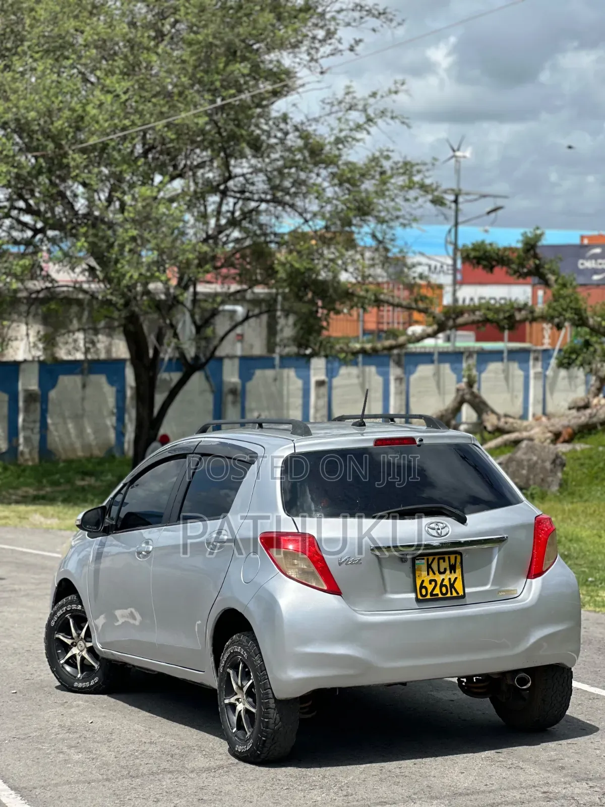 Toyota Vitz 2014 Silver