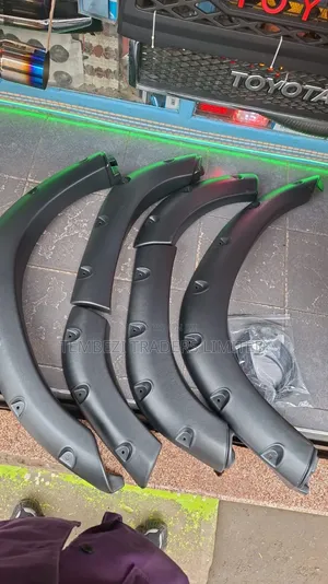 Land Cruiser LC80/FJ80 Heavy Duty Fender Flare Kit