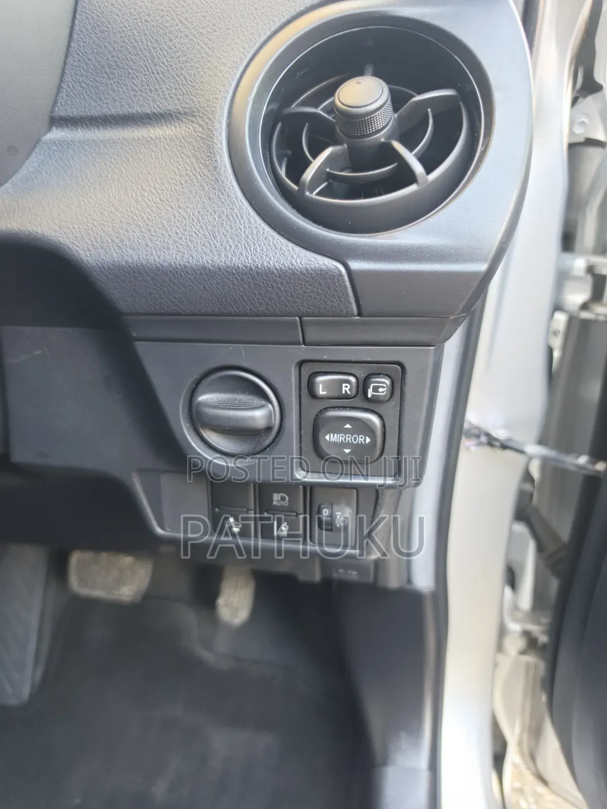 Toyota Corolla Fielder 2019 Silver