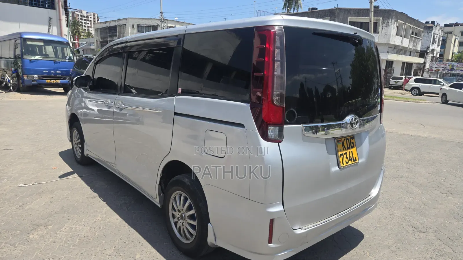 Toyota Noah 2014 Gray