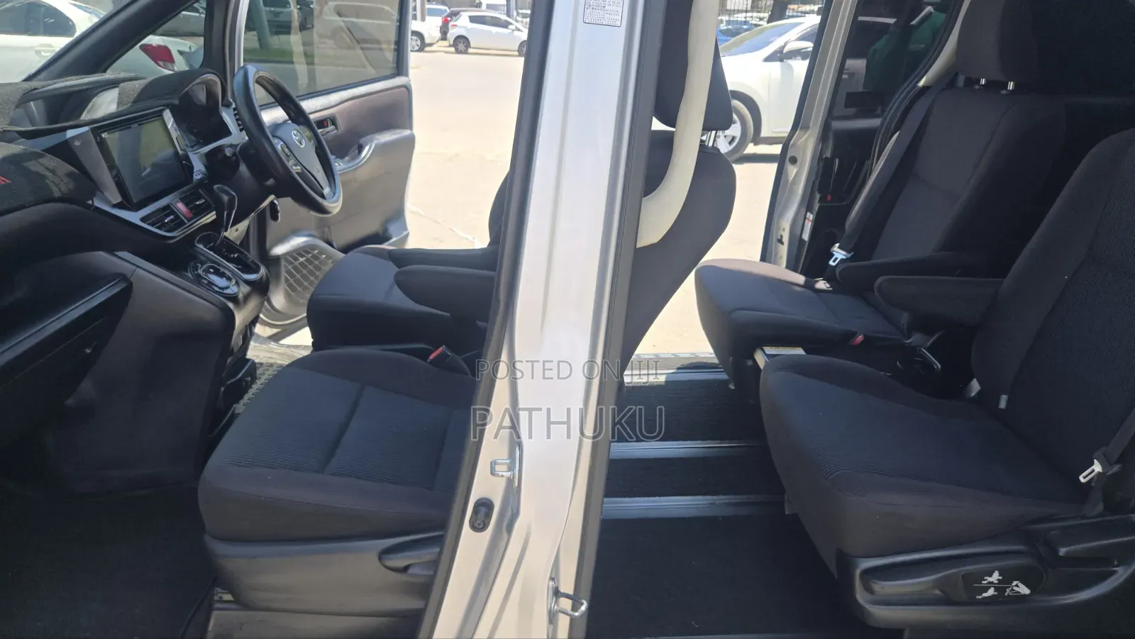 Toyota Noah 2014 Gray