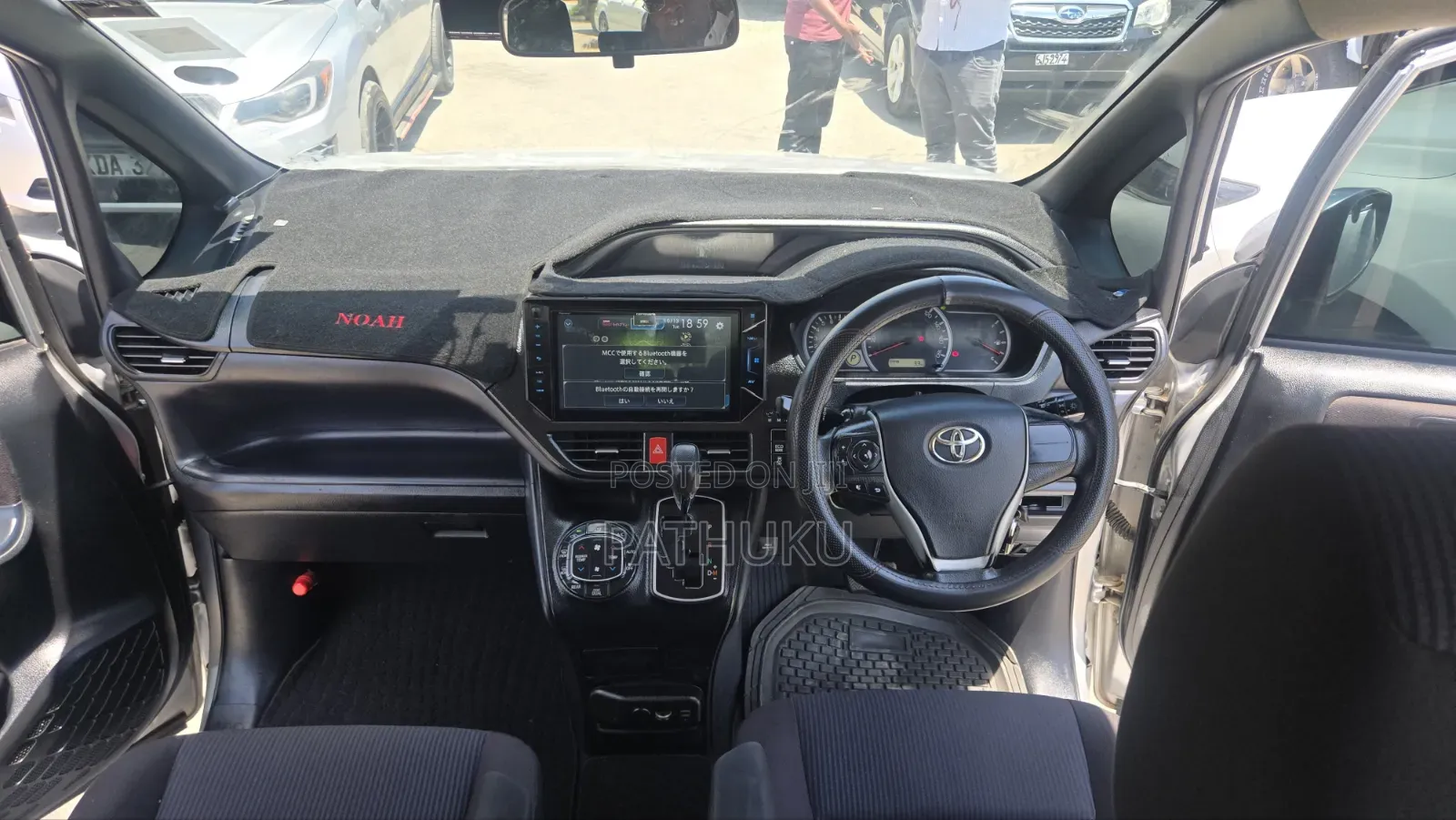 Toyota Noah 2014 Gray