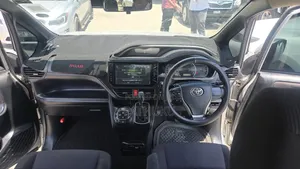 Toyota Noah 2014 Gray