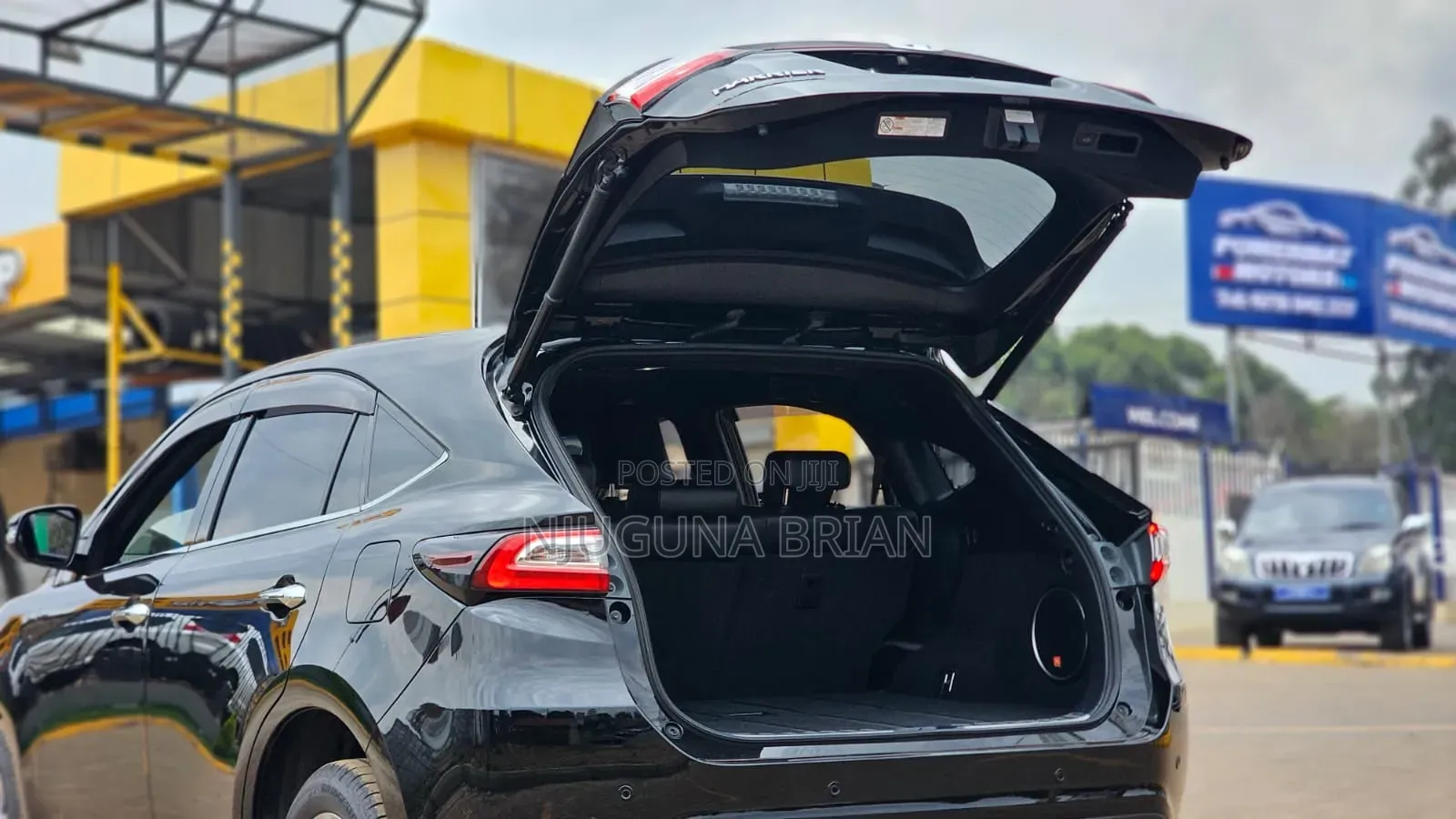 Toyota Harrier 2.0 2019 Black