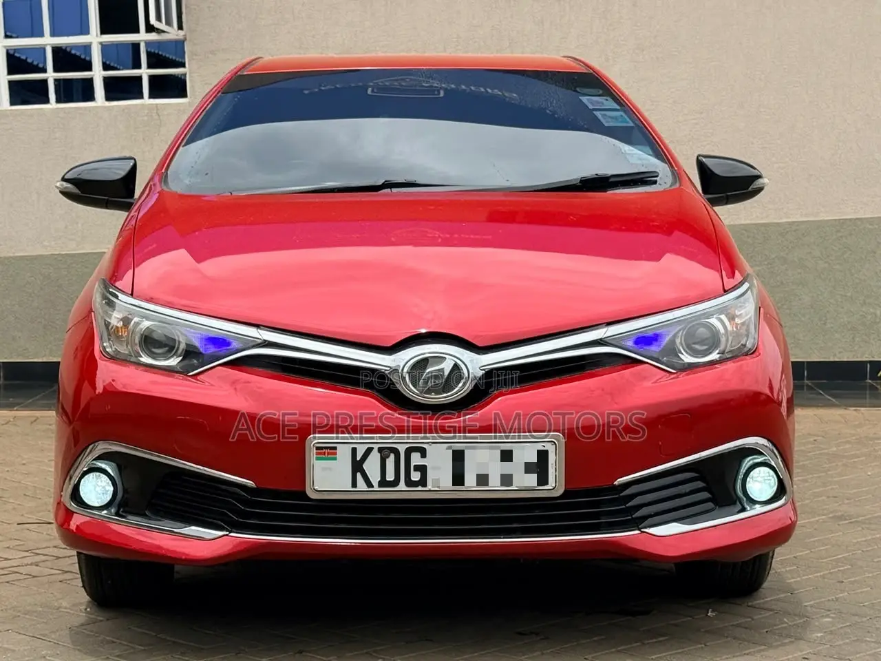 Toyota Auris 2014 Red