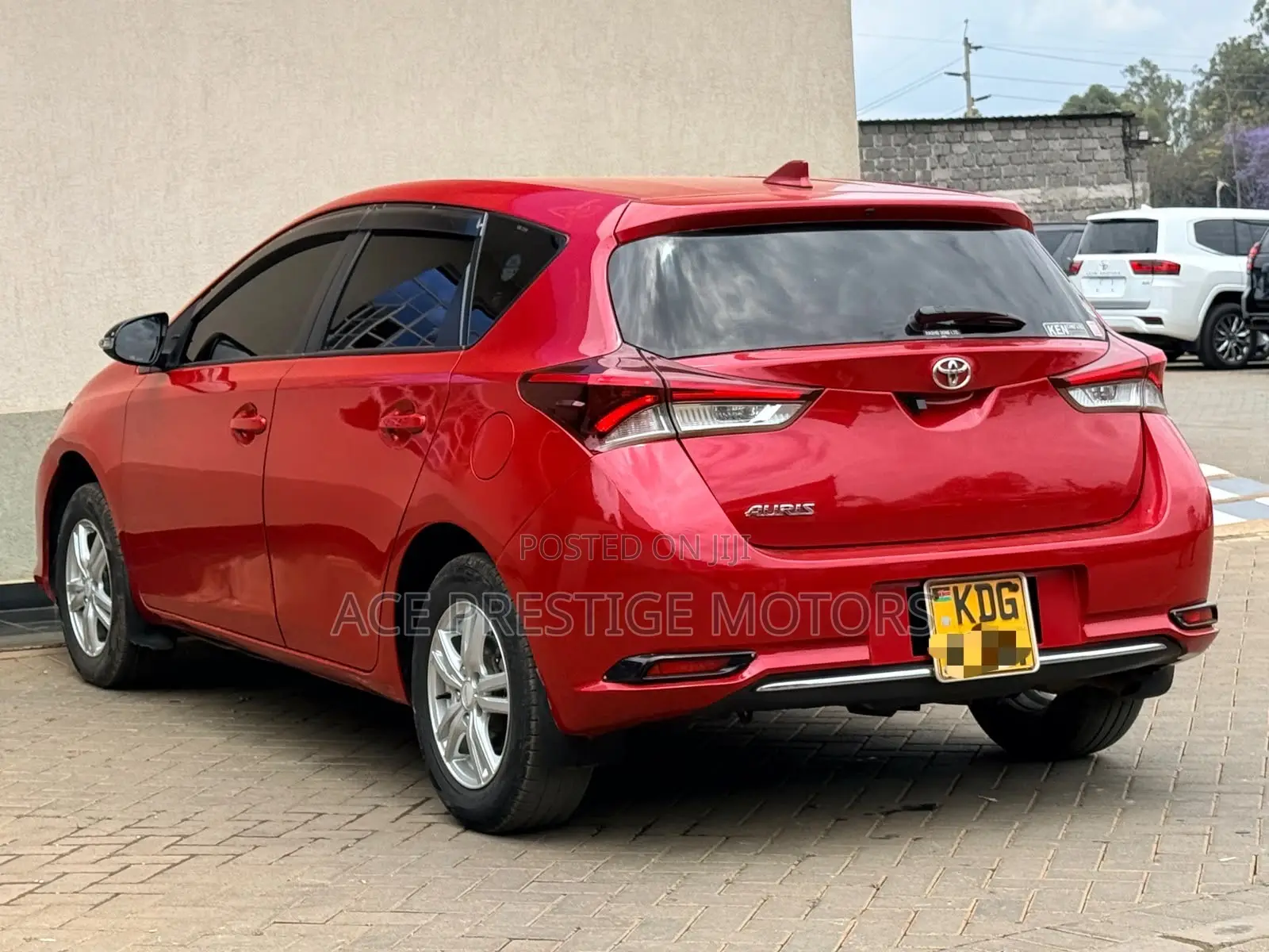 Toyota Auris 2014 Red