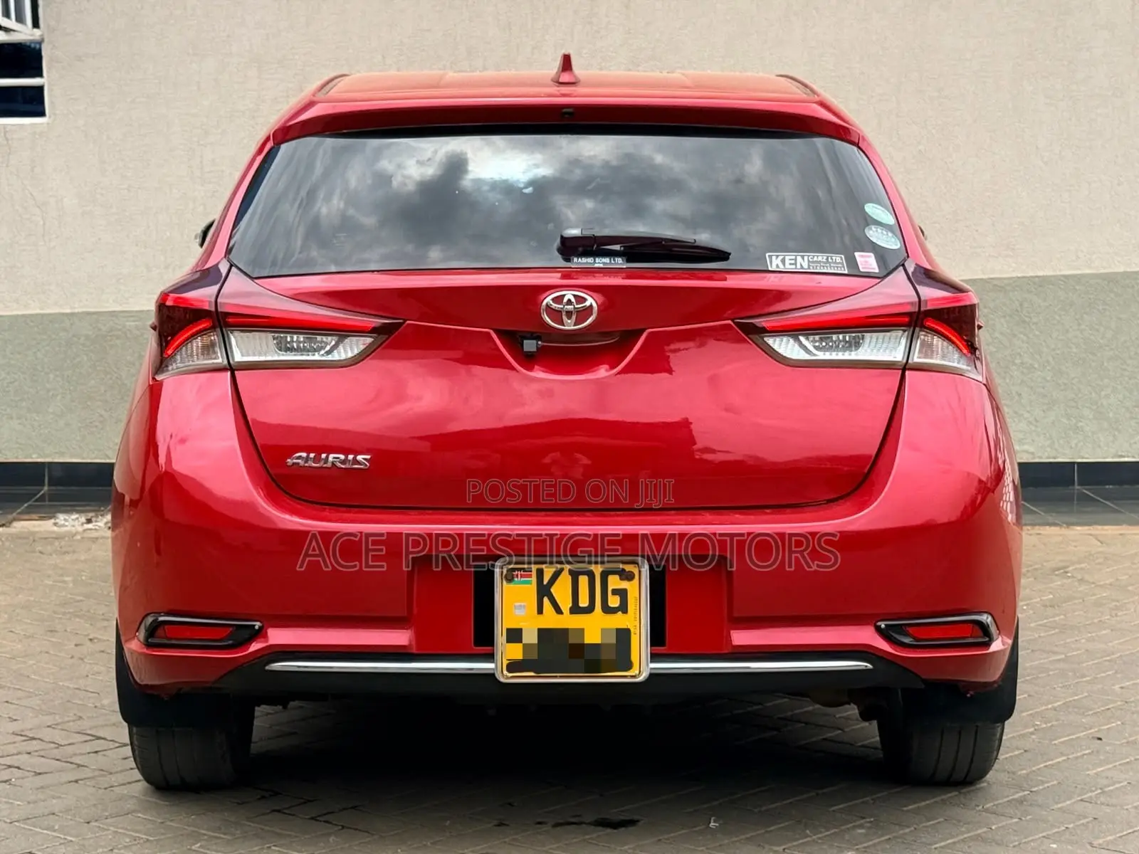 Toyota Auris 2014 Red