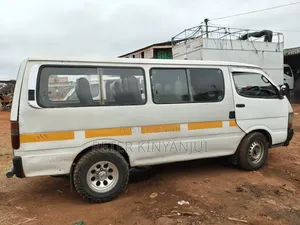Toyota HiAce 2003 White