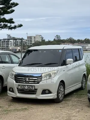 Mitsubishi Delica 2019 White