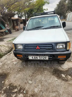 Mitsubishi L200 2001 White