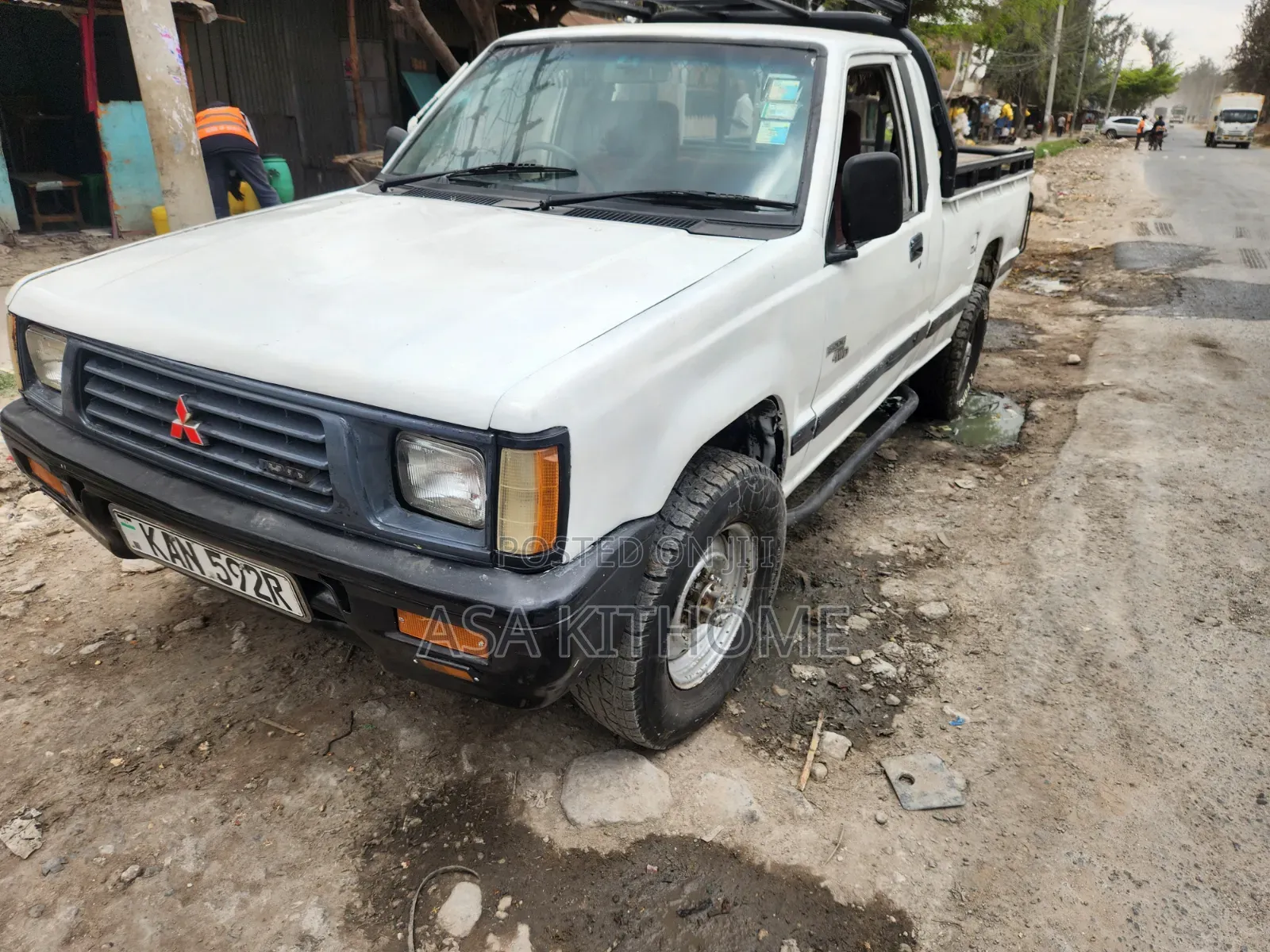 Mitsubishi L200 2001 White