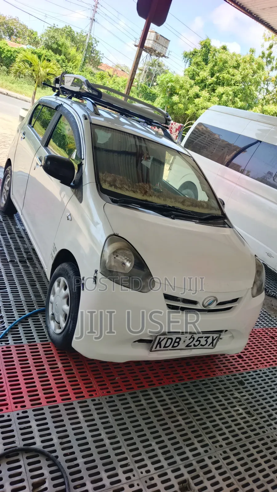 Daihatsu Mira 2013 White