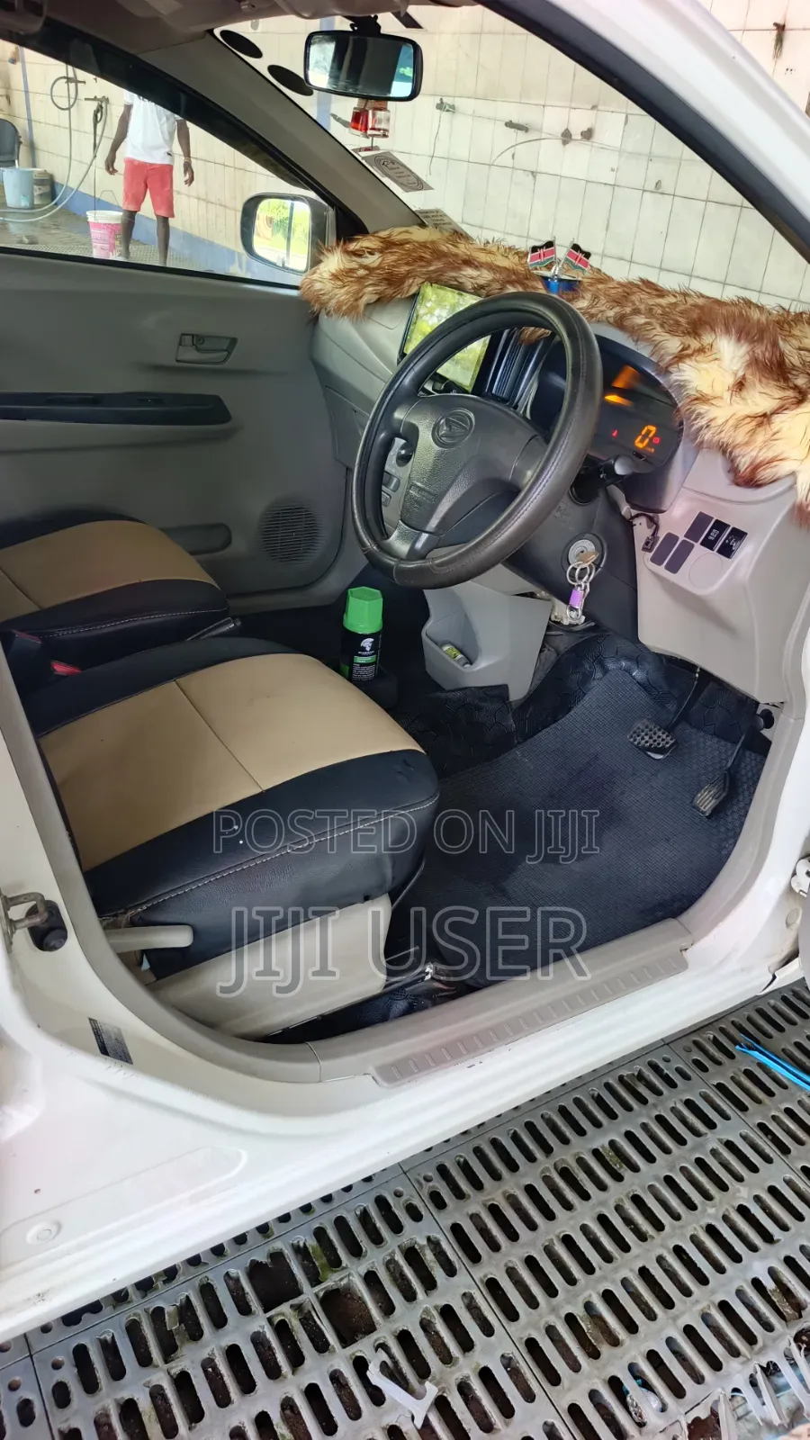 Daihatsu Mira 2013 White
