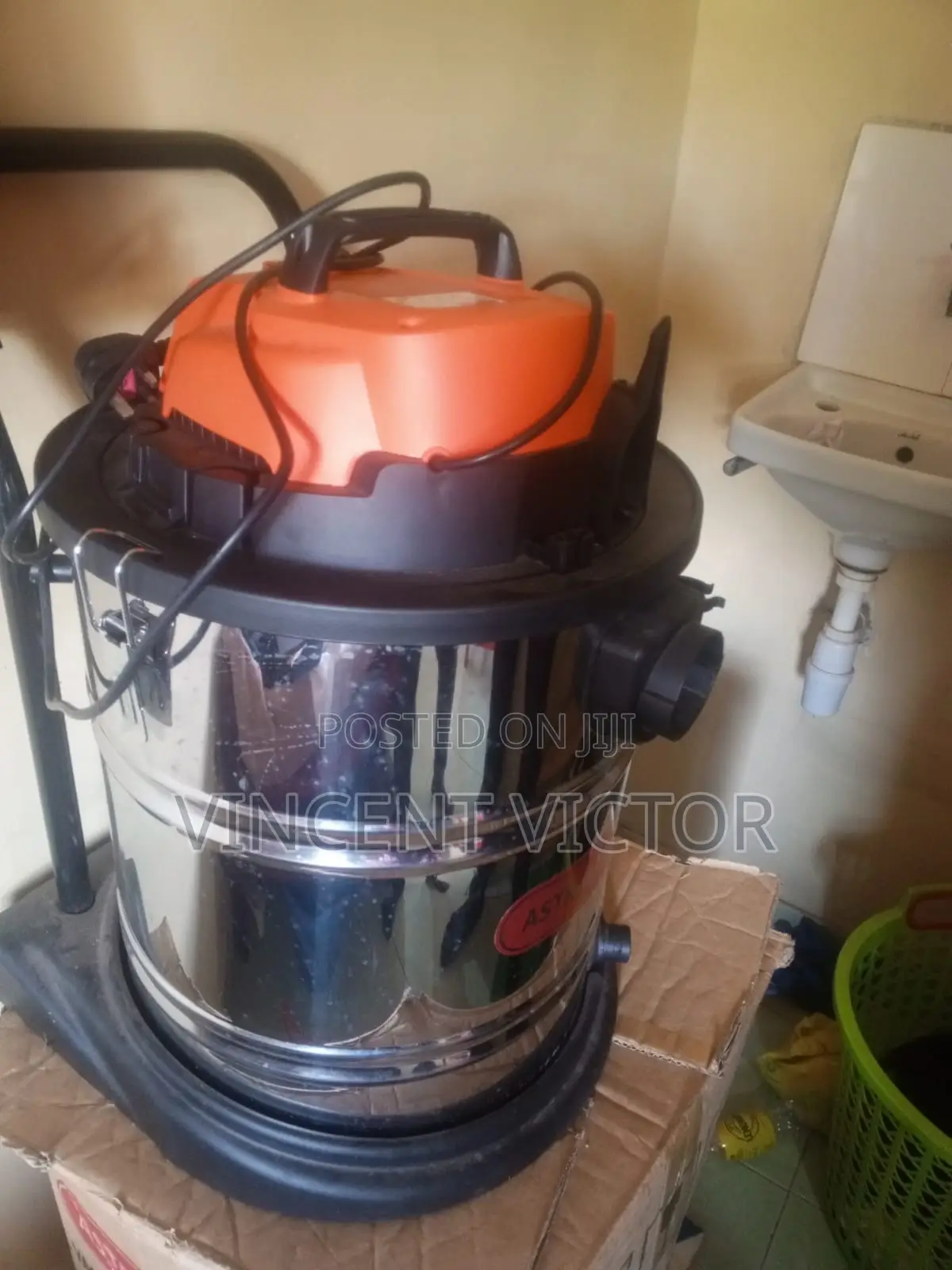 Wet and Dry Vacuum Cleaner