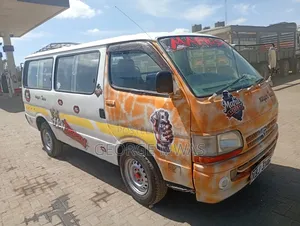 Toyota HiAce 2002 White