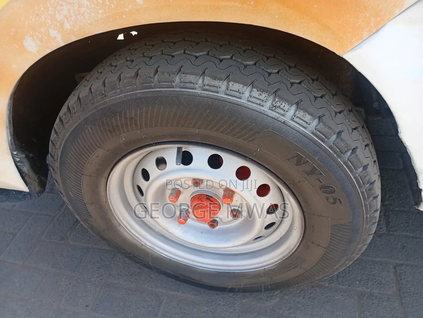 Toyota HiAce 2002 White