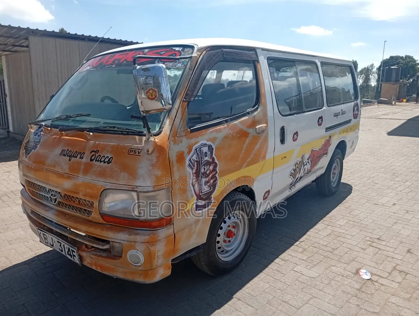 Toyota HiAce 2002 White