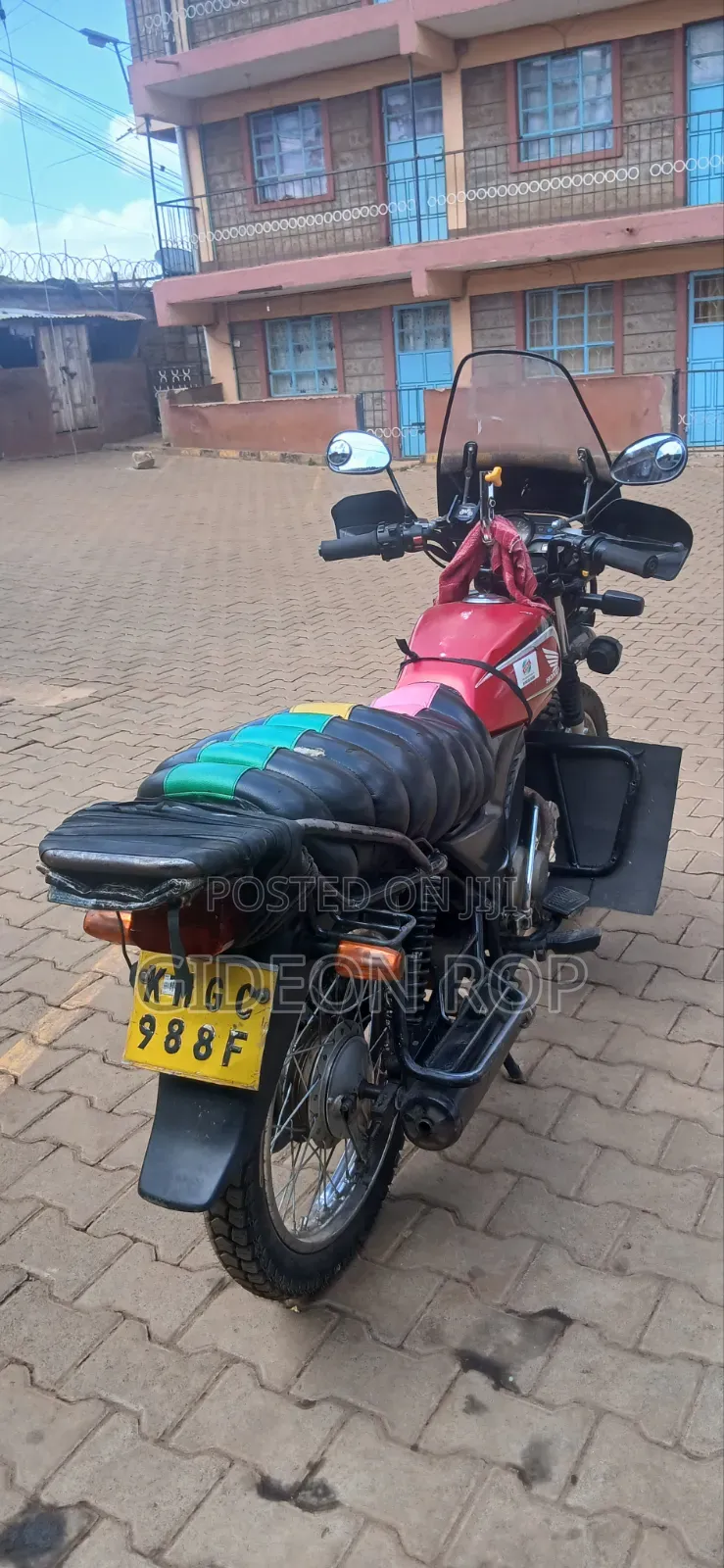 Honda 2022 Red