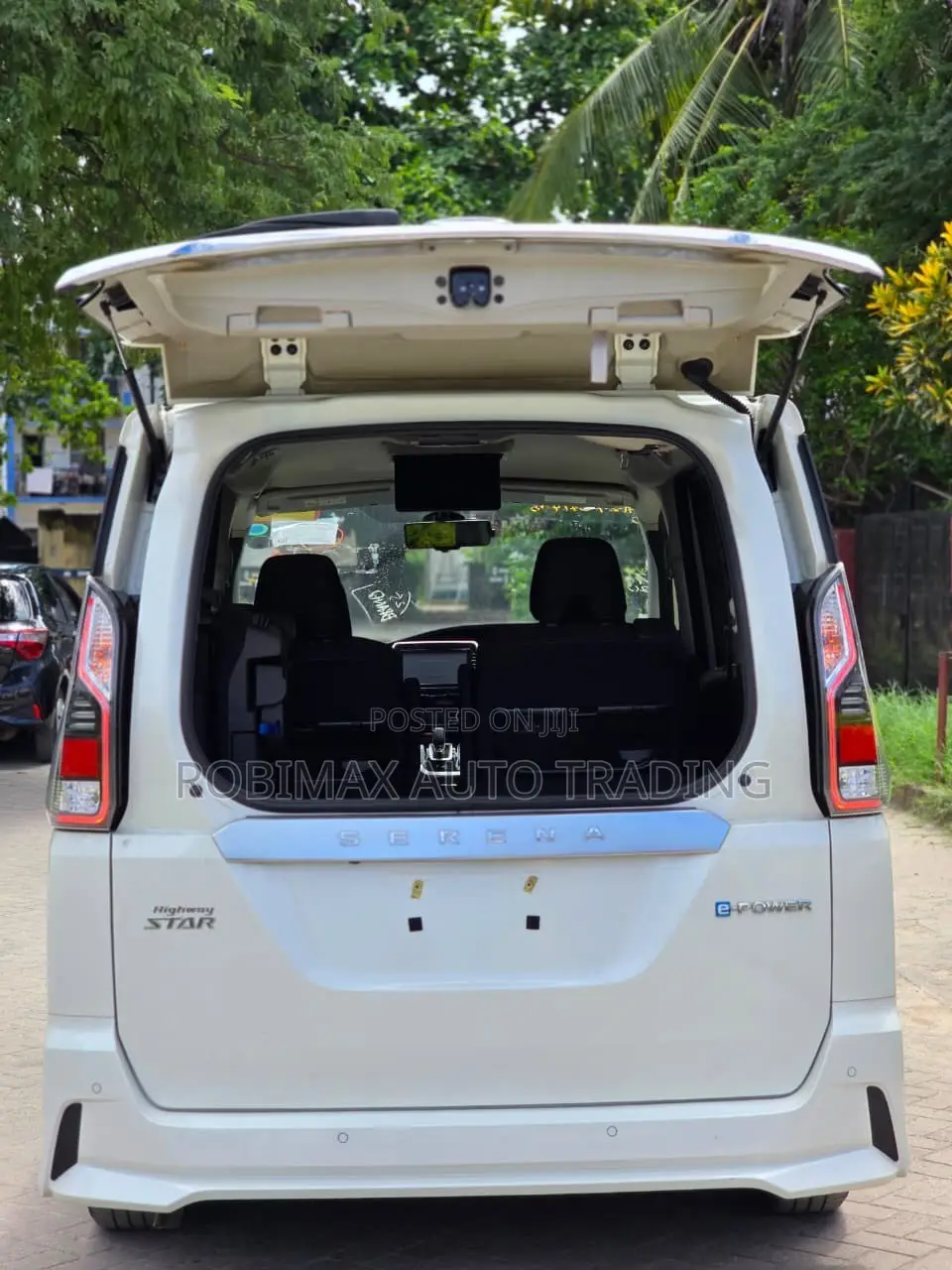 Nissan Serena 2019 White