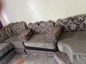 Selling Arabian Seating