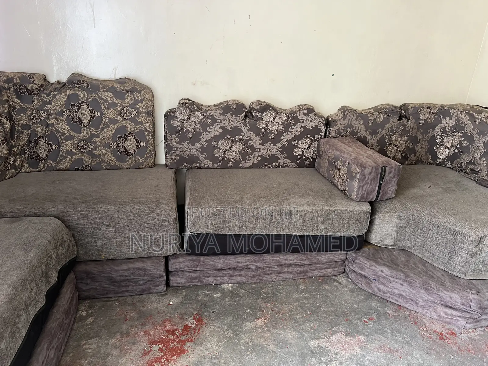 Selling Arabian Seating