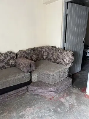 Selling Arabian Seating