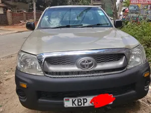 Toyota Hilux 2010 Silver