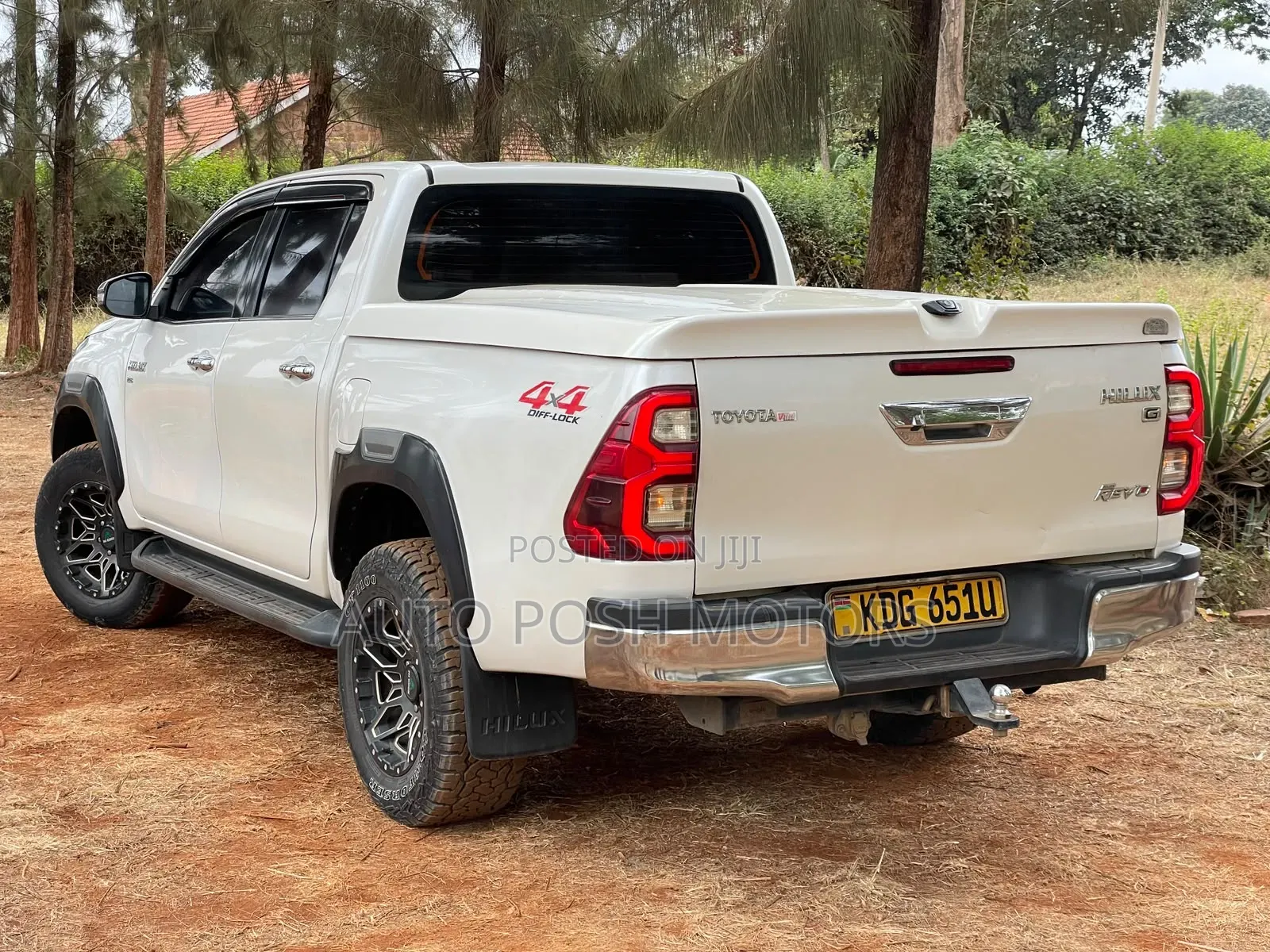 Toyota Hilux 2015 White