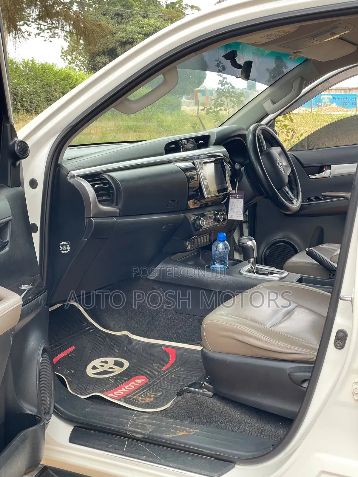 Toyota Hilux 2015 White