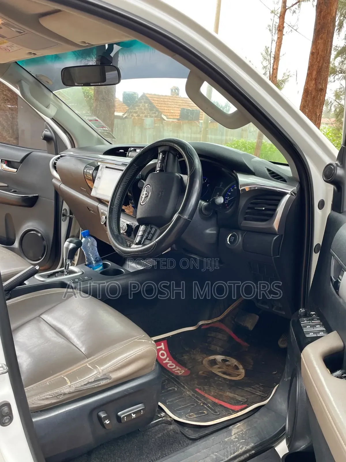 Toyota Hilux 2015 White