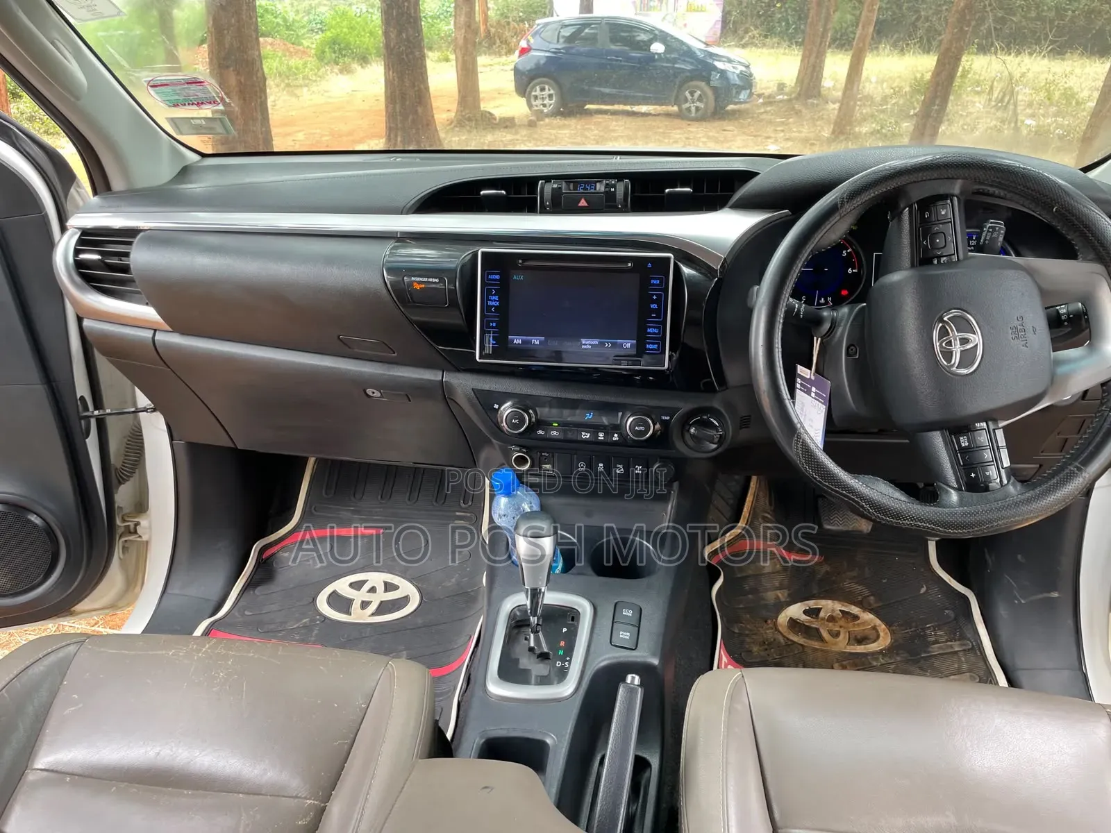 Toyota Hilux 2015 White