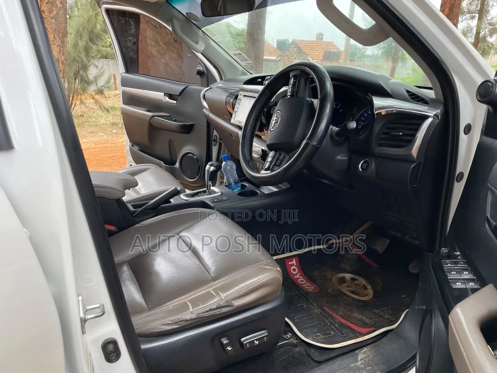 Toyota Hilux 2015 White