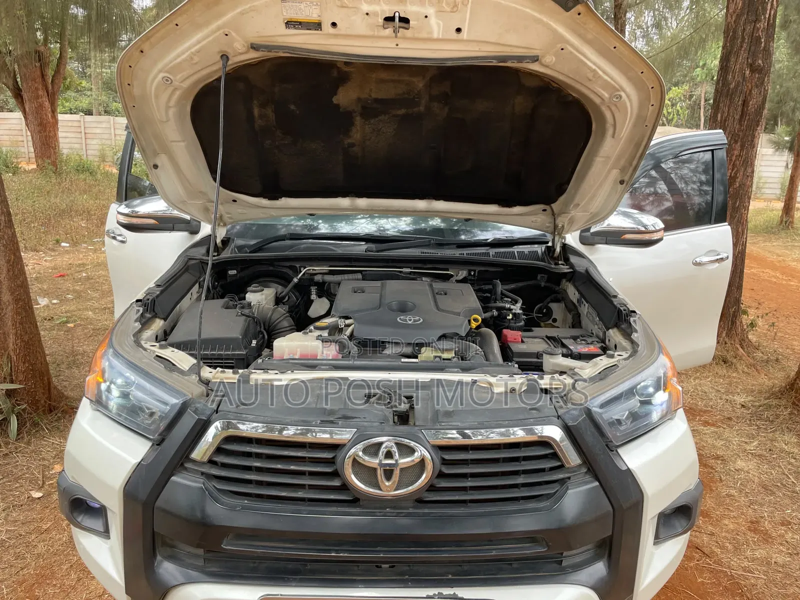 Toyota Hilux 2015 White