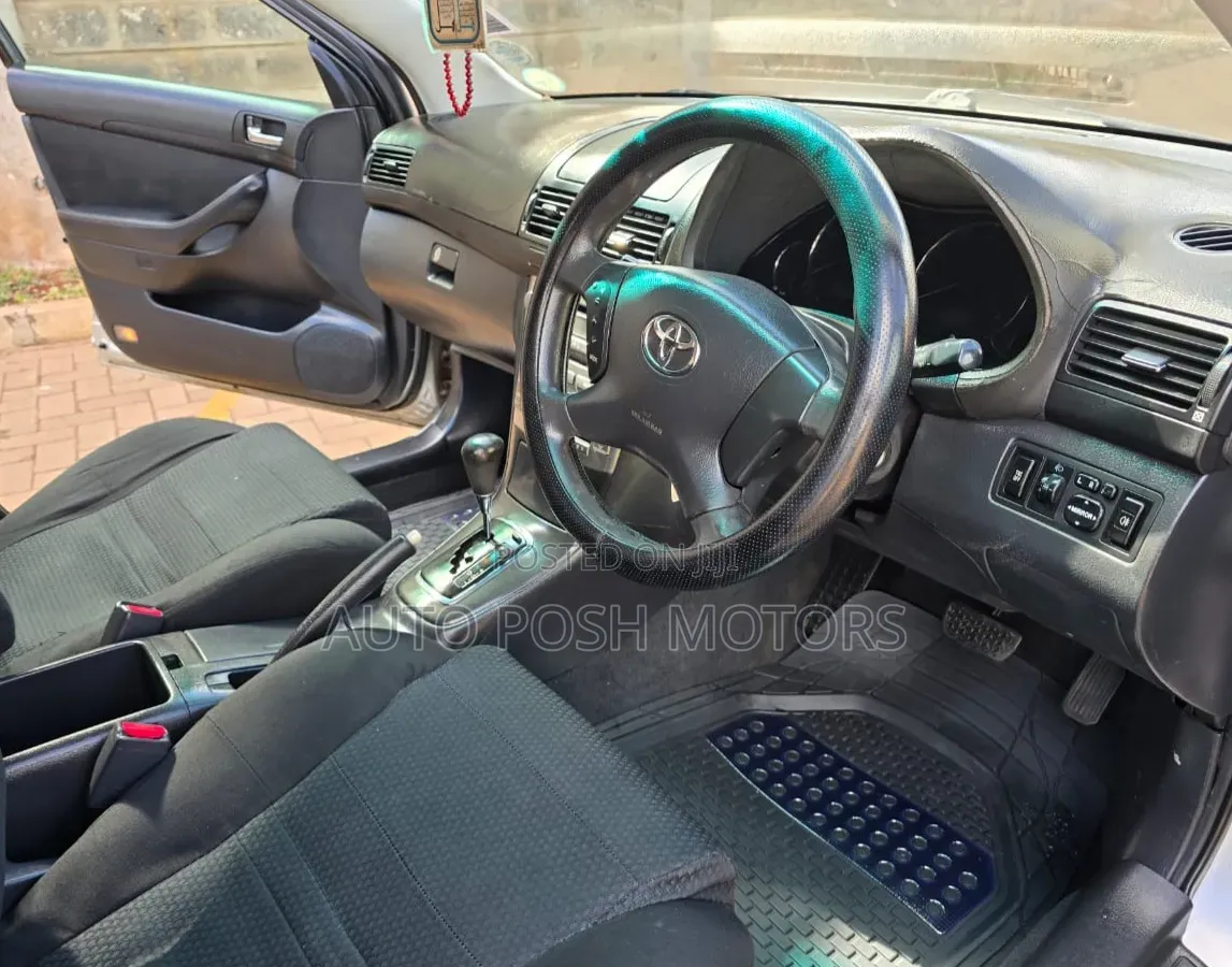 Toyota Avensis 2006 Silver