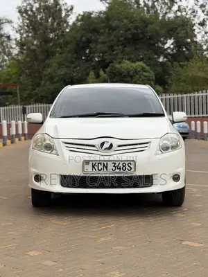 Toyota Auris 2010 White