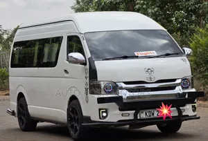 Toyota HiAce 2018 White