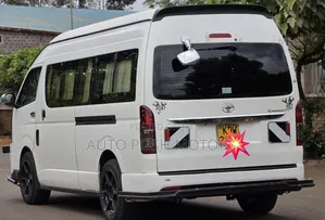 Toyota HiAce 2018 White