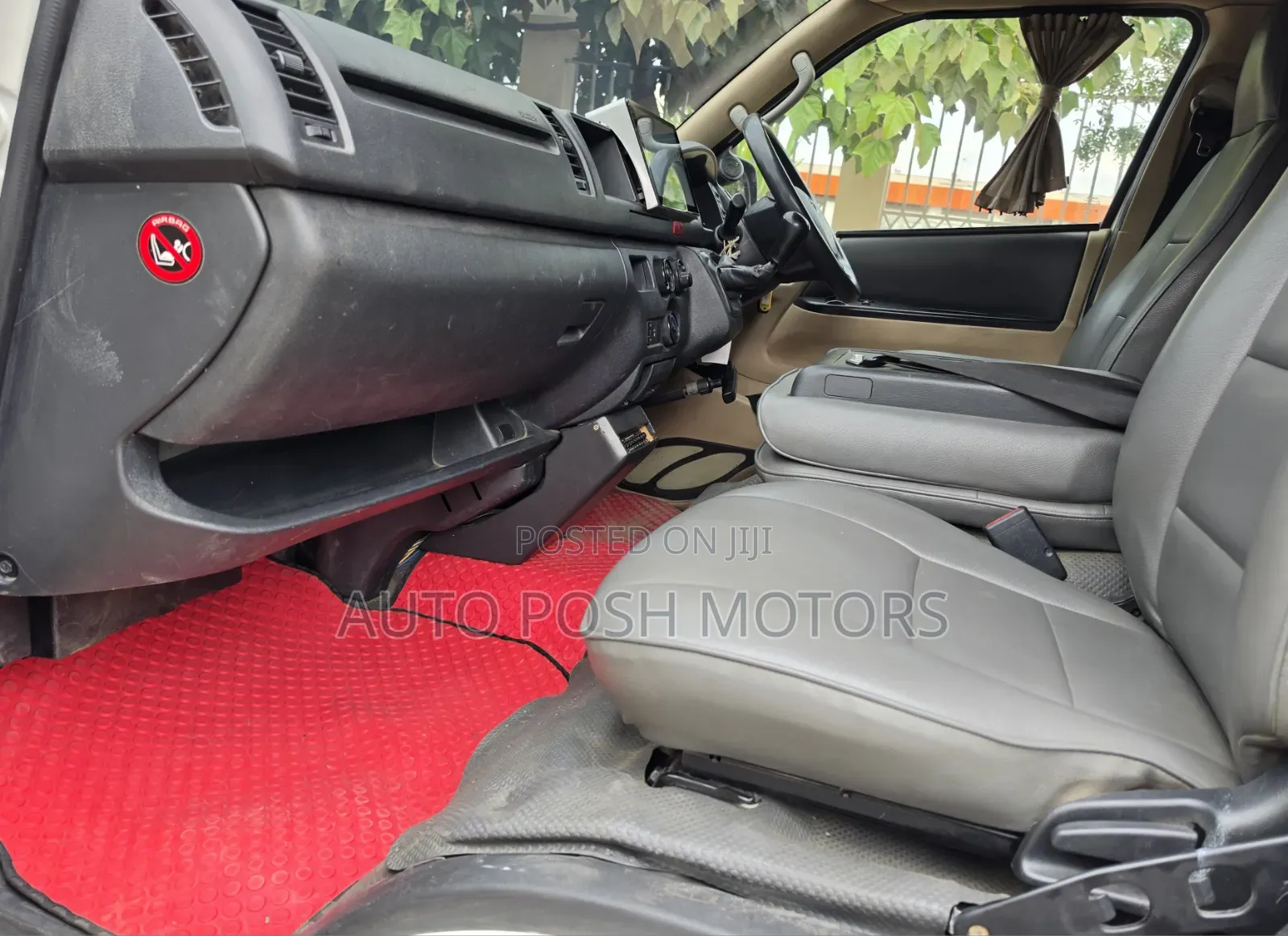 Toyota HiAce 2018 White