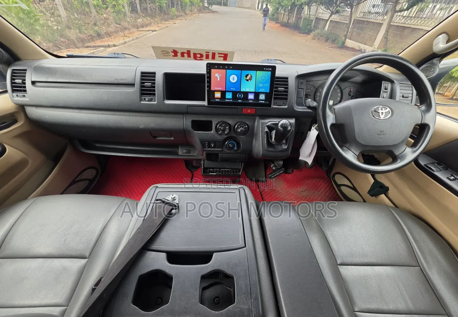 Toyota HiAce 2018 White
